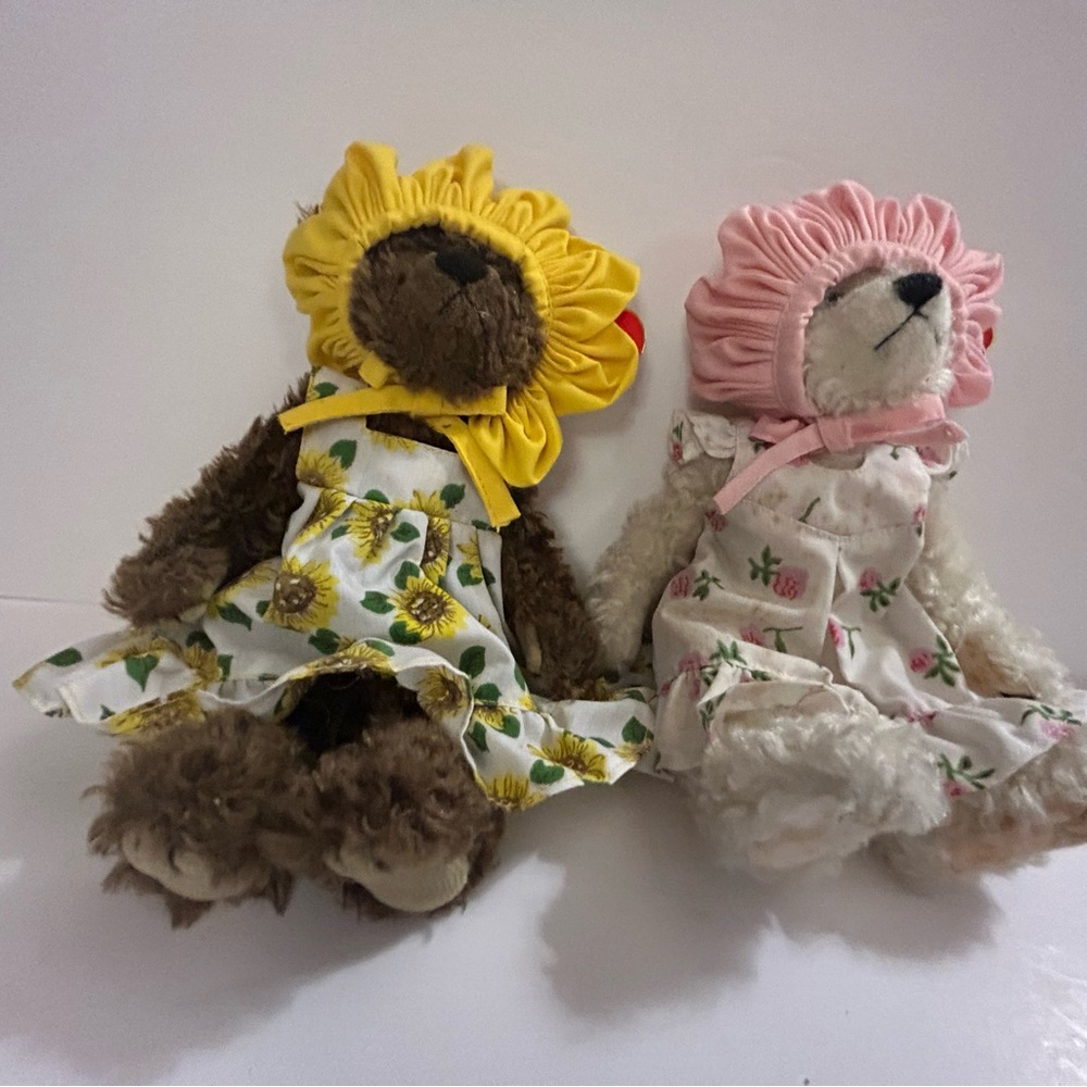 Vintage TY Attic Treasures Susannah and Rosalie teddy bears